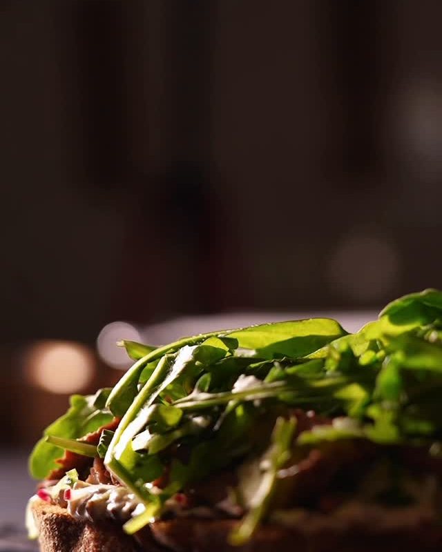 Сэндвич на хрустящем хлебе из пекарни CBRB