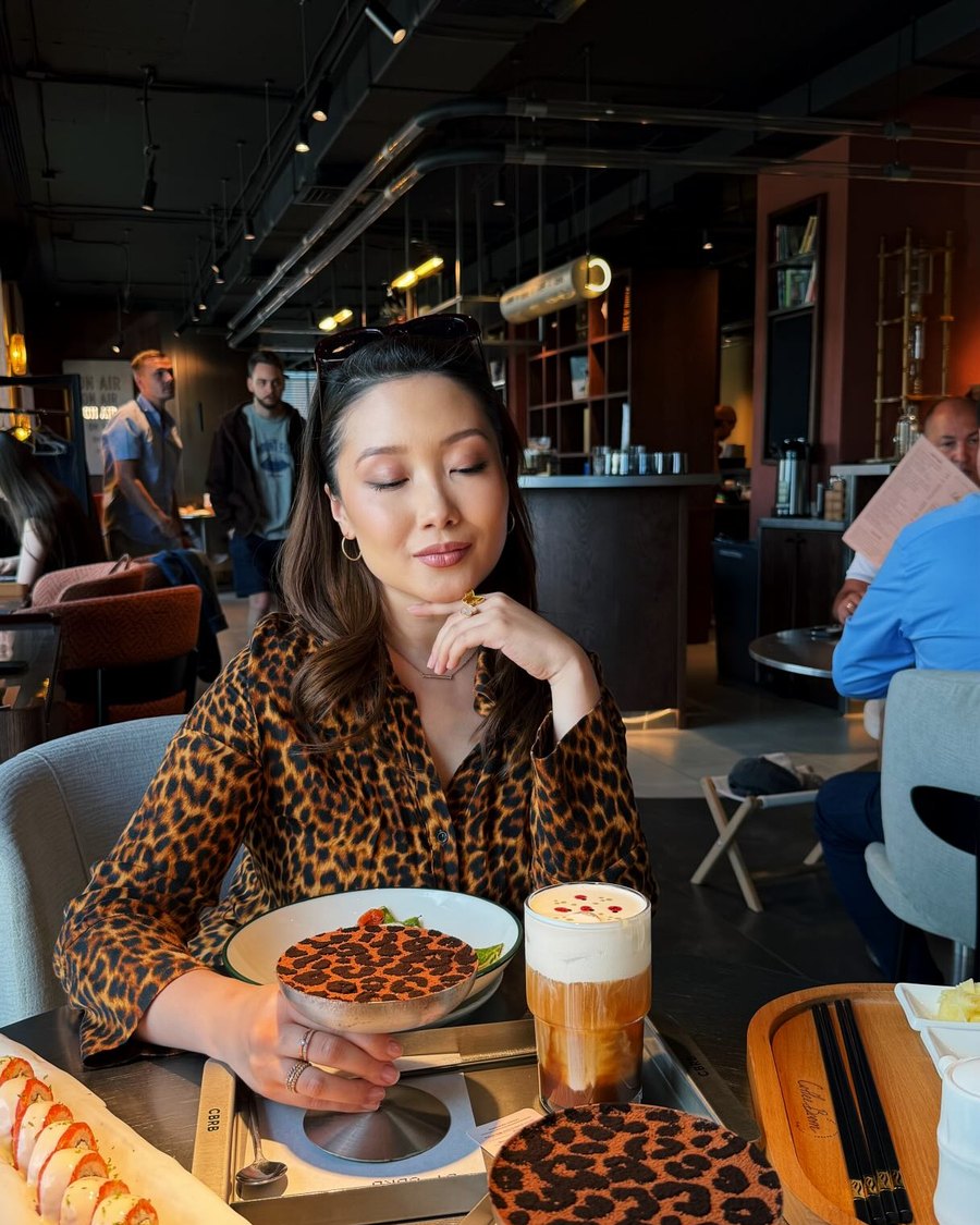 A guest with dessert